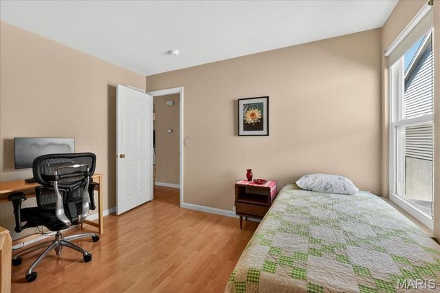 3745 Southern Manor Drive, St Louis, MO 63125