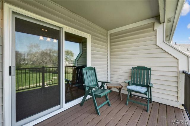 3745 Southern Manor Drive, St Louis, MO 63125