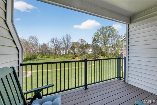 3745 Southern Manor Drive, St Louis, MO 63125