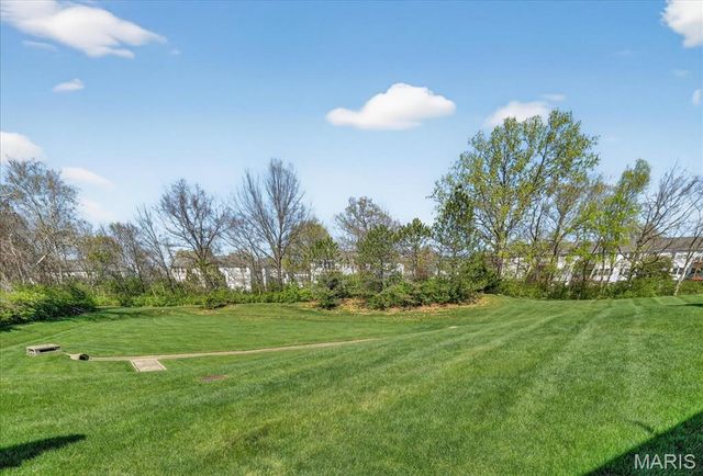 3745 Southern Manor Drive, St Louis, MO 63125