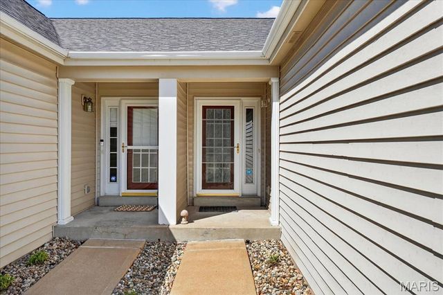 3745 Southern Manor Drive, St Louis, MO 63125