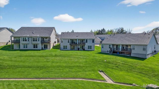 3745 Southern Manor Drive, St Louis, MO 63125