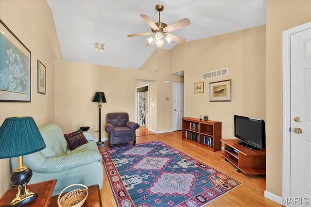 3745 Southern Manor Drive, St Louis, MO 63125