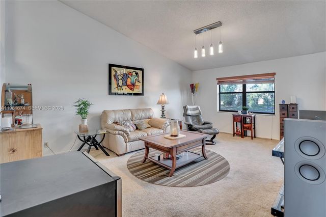 7641 NW 99th Ave, Tamarac, FL 33321