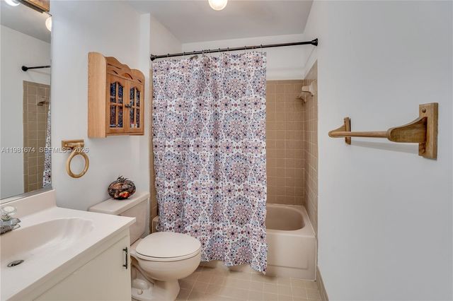 7641 NW 99th Ave, Tamarac, FL 33321