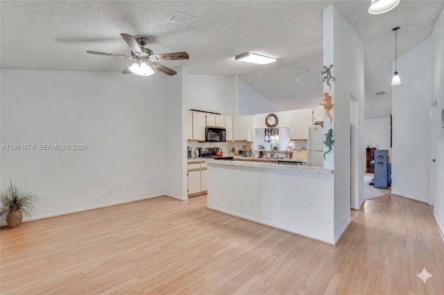 7641 NW 99th Ave, Tamarac, FL 33321