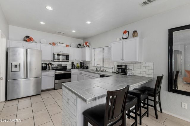 8334 W PAPAGO Street, Tolleson, AZ 85353