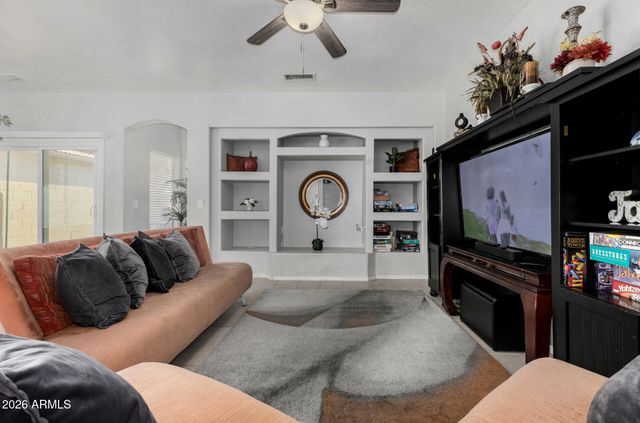 8334 W PAPAGO Street, Tolleson, AZ 85353