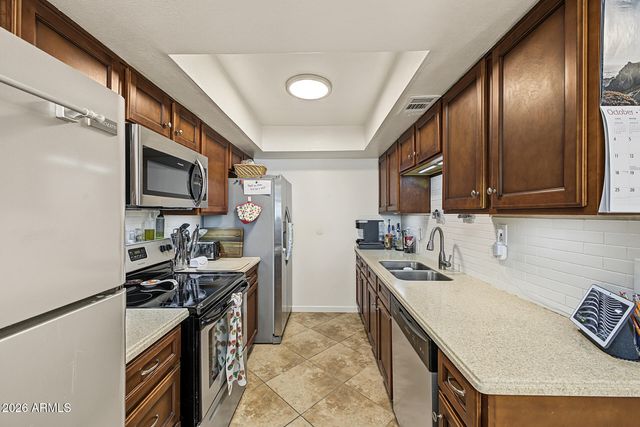 225 N STANDAGE -- 8, Mesa, AZ 85201