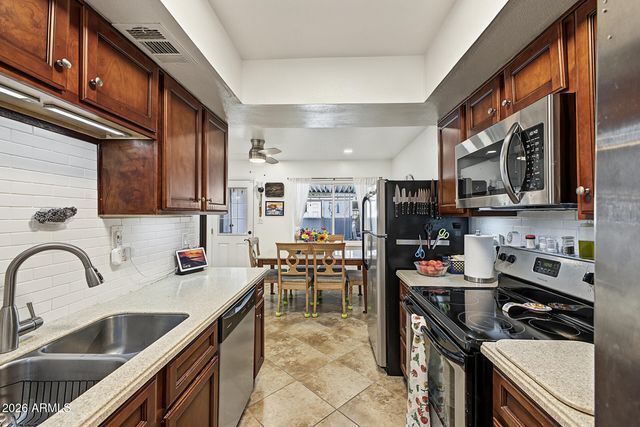 225 N STANDAGE -- 8, Mesa, AZ 85201