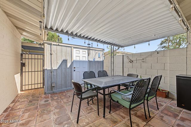 225 N STANDAGE -- 8, Mesa, AZ 85201