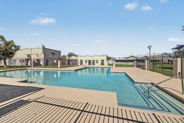 225 N STANDAGE -- 8, Mesa, AZ 85201