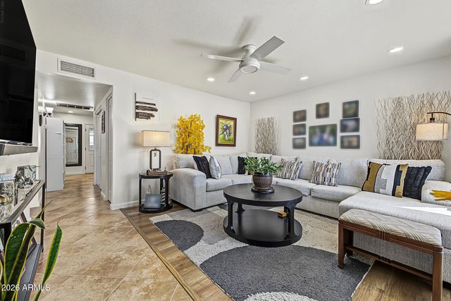 225 N STANDAGE -- 8, Mesa, AZ 85201