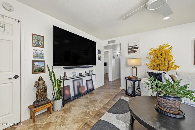 225 N STANDAGE -- 8, Mesa, AZ 85201
