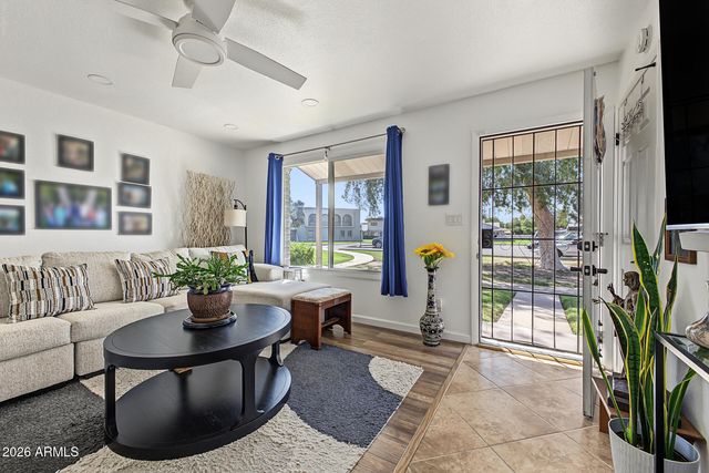 225 N STANDAGE -- 8, Mesa, AZ 85201