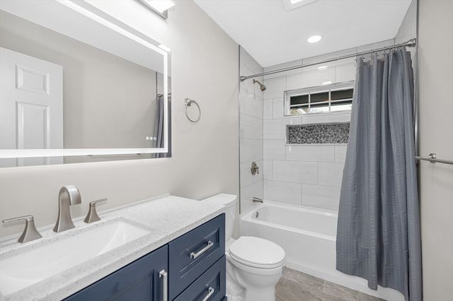 16 Proctor Street, Dracut, MA 01826