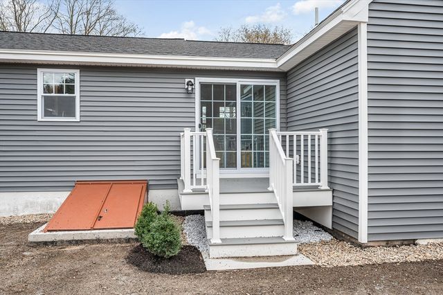 16 Proctor Street, Dracut, MA 01826