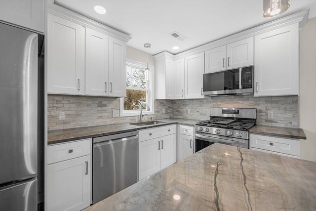 16 Proctor Street, Dracut, MA 01826