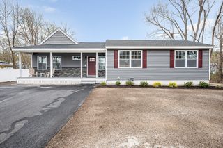 16 Proctor Street, Dracut, MA 01826