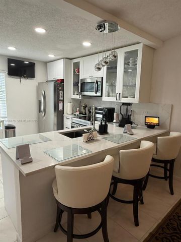 15708 Bottlebrush Cir, Delray Beach, FL 33484