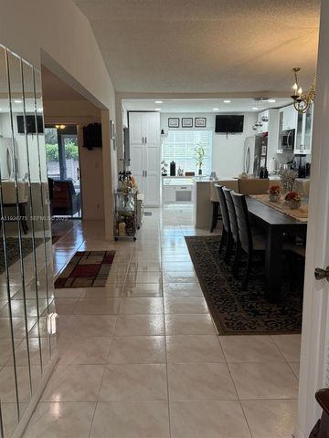 15708 Bottlebrush Cir, Delray Beach, FL 33484