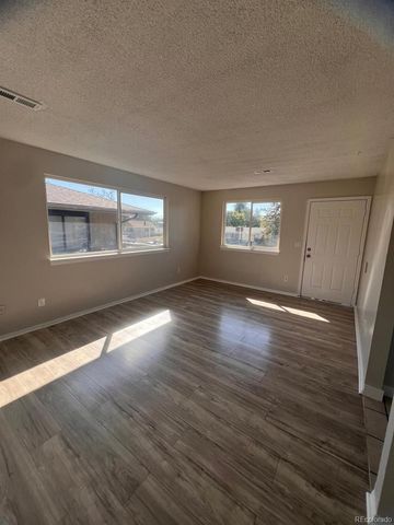 6751 E 72 nd Pl, Commerce City, CO 80022