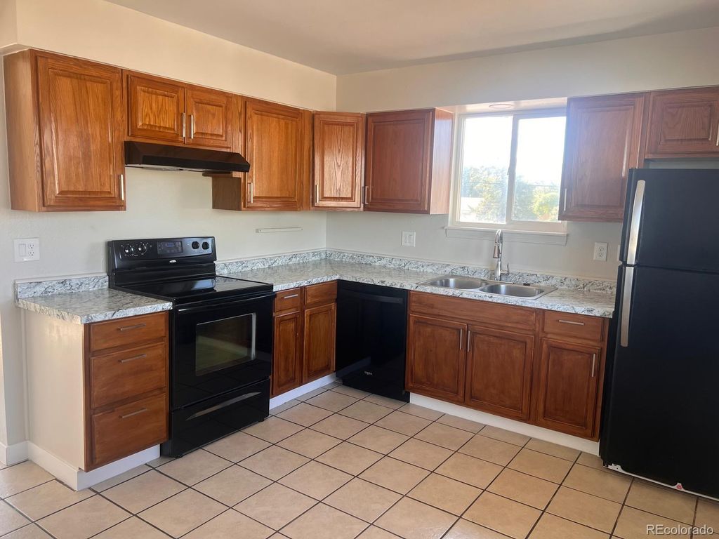 6751 E 72 nd Pl, Commerce City, CO 80022