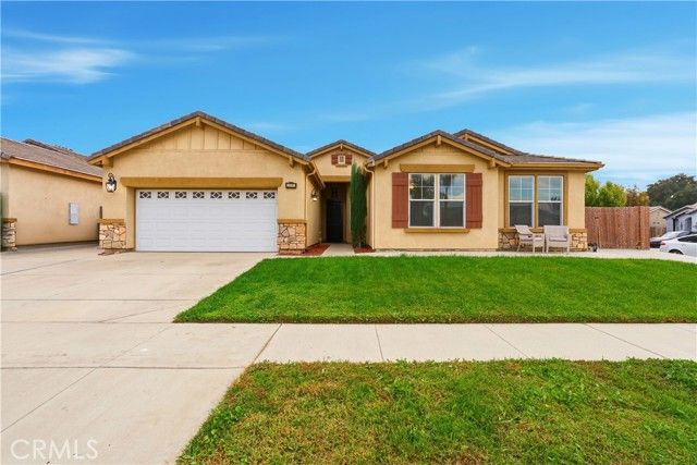 2605 Hoyt Avenue, Tulare, CA 93274
