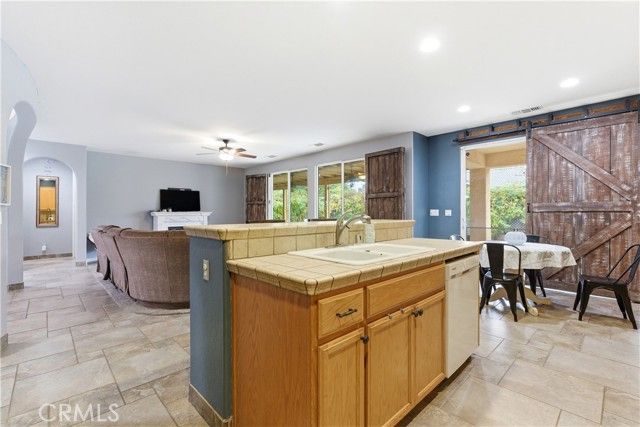 2605 Hoyt Avenue, Tulare, CA 93274