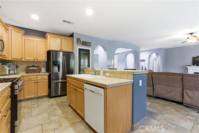 2605 Hoyt Avenue, Tulare, CA 93274