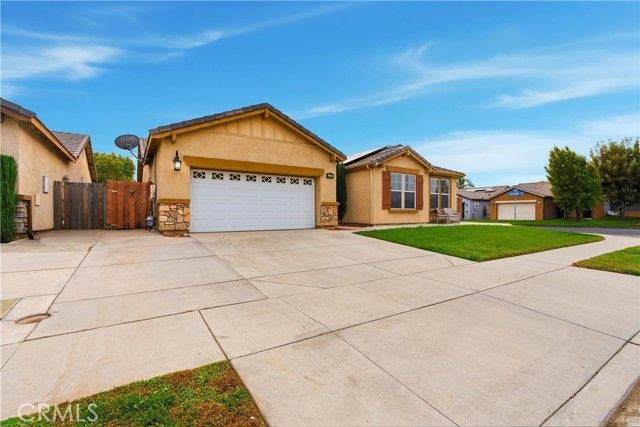 2605 Hoyt Avenue, Tulare, CA 93274