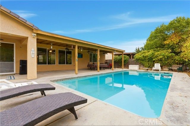 2605 Hoyt Avenue, Tulare, CA 93274