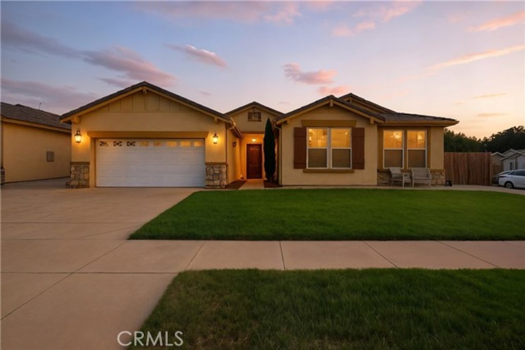 2605 Hoyt Avenue, Tulare, CA 93274