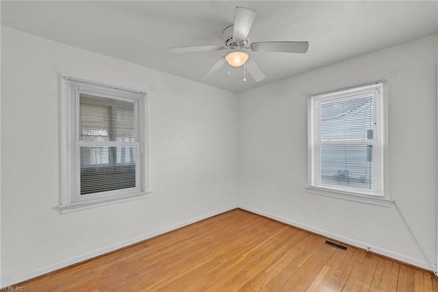 40 Crestwood CIR, Hampton, VA 23669