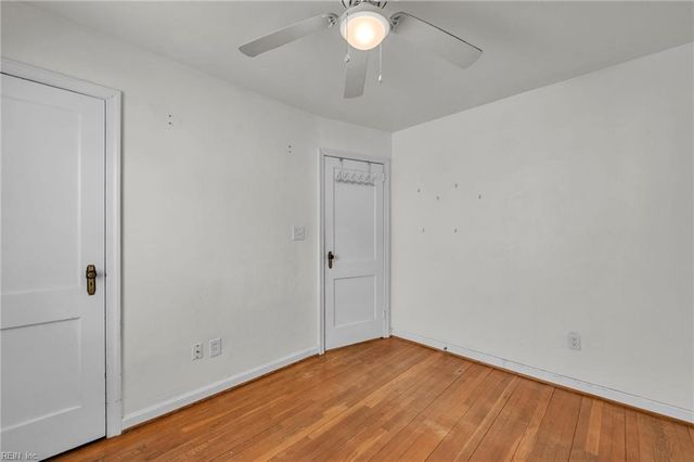 40 Crestwood CIR, Hampton, VA 23669