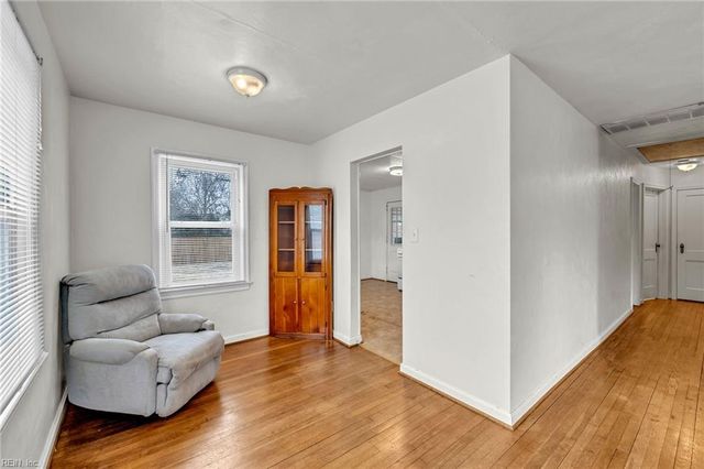 40 Crestwood CIR, Hampton, VA 23669