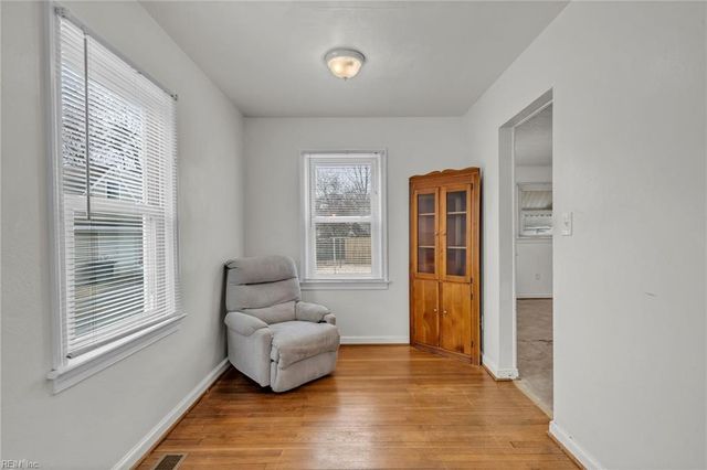 40 Crestwood CIR, Hampton, VA 23669