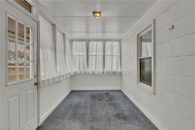 40 Crestwood CIR, Hampton, VA 23669