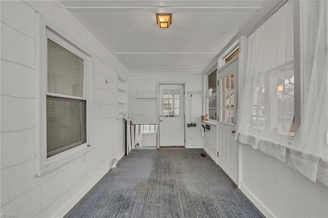 40 Crestwood CIR, Hampton, VA 23669