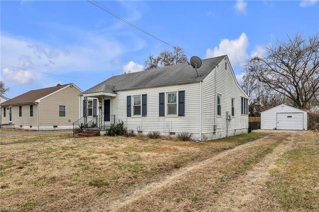 40 Crestwood CIR, Hampton, VA 23669