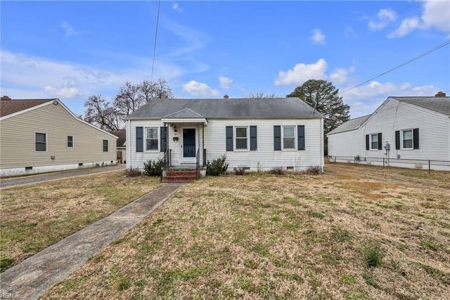 40 Crestwood CIR, Hampton, VA 23669