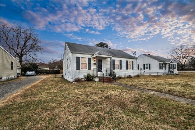 40 Crestwood CIR, Hampton, VA 23669