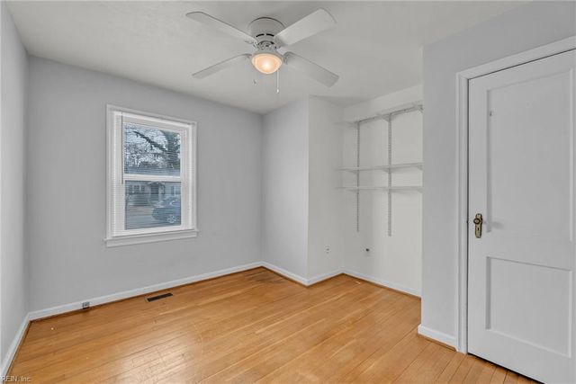 40 Crestwood CIR, Hampton, VA 23669