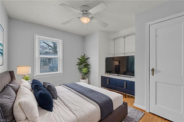 40 Crestwood CIR, Hampton, VA 23669