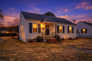 40 Crestwood CIR, Hampton, VA 23669