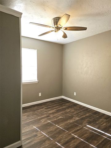 3735 Stateoak Drive, Dallas, TX 75241