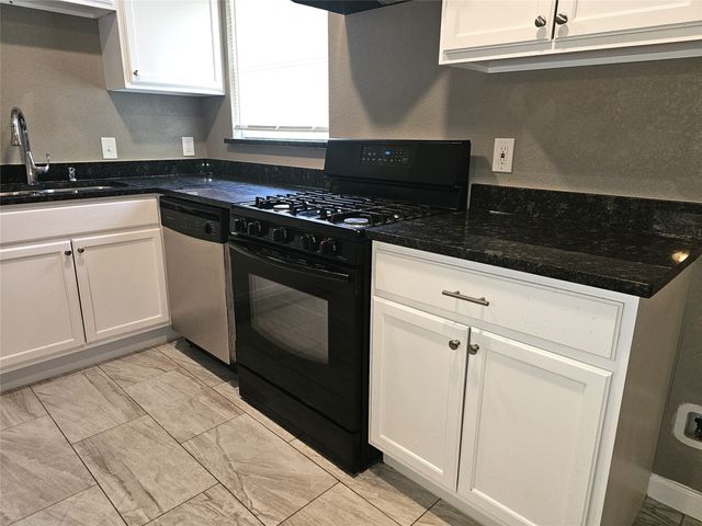 3735 Stateoak Drive, Dallas, TX 75241