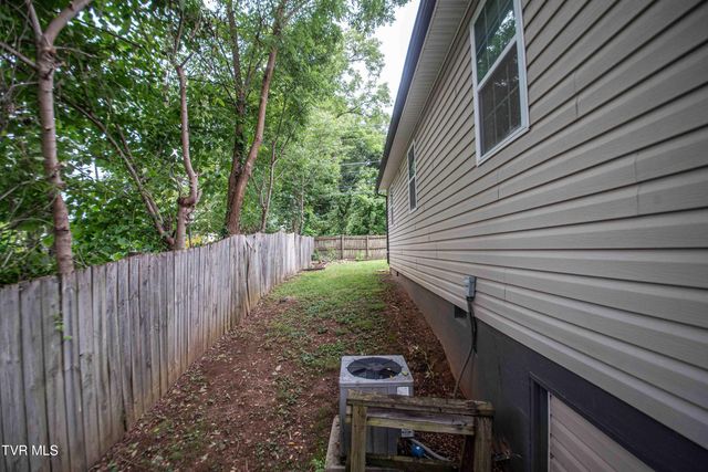 809 Hamilton Street, Johnson City, TN 37604
