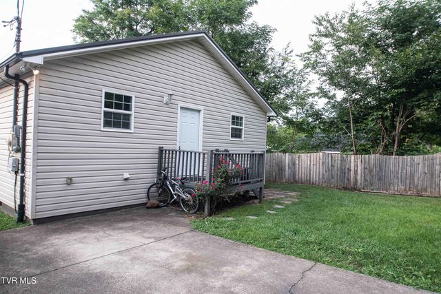 809 Hamilton Street, Johnson City, TN 37604