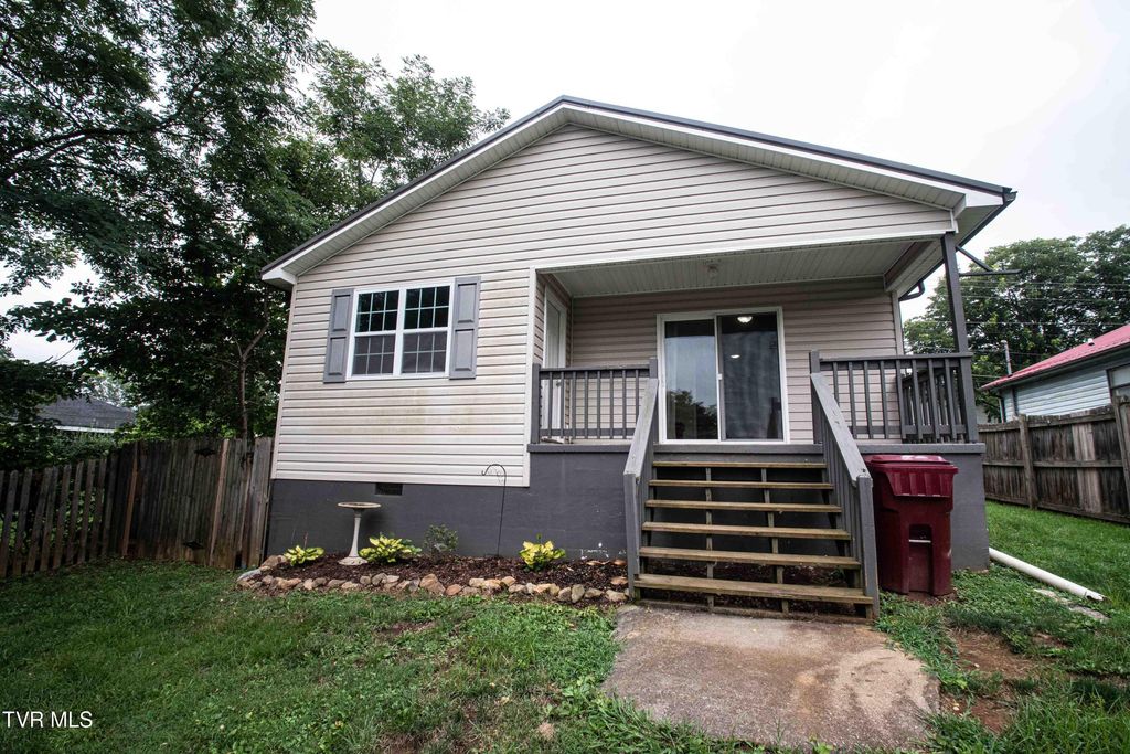 809 Hamilton Street, Johnson City, TN 37604